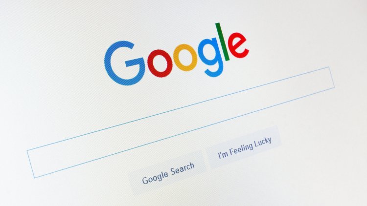 Google Neden Arama Sonuçlarından Kişisel Bilgileri Temizliyor (İyice Soruyorsanız)
